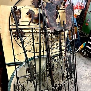 Country western metal antique inspired corner shelves